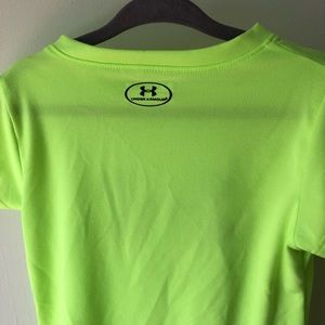 Girls Under Armour shirt